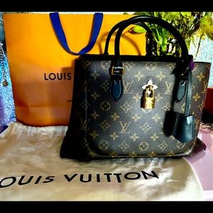 Authentic Louis Vuitton flower tote bag with lock/key Receipt,bag,box,dust bag